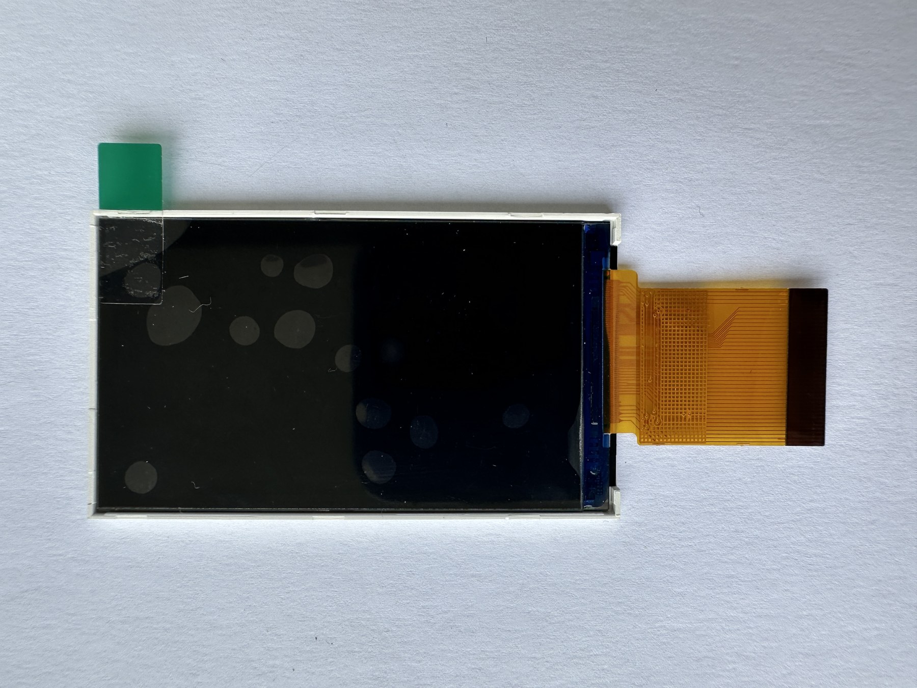 RT27LW032A display module