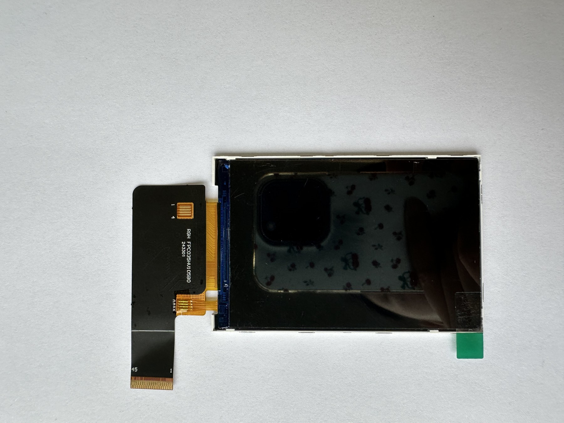 RT35HV028A display module